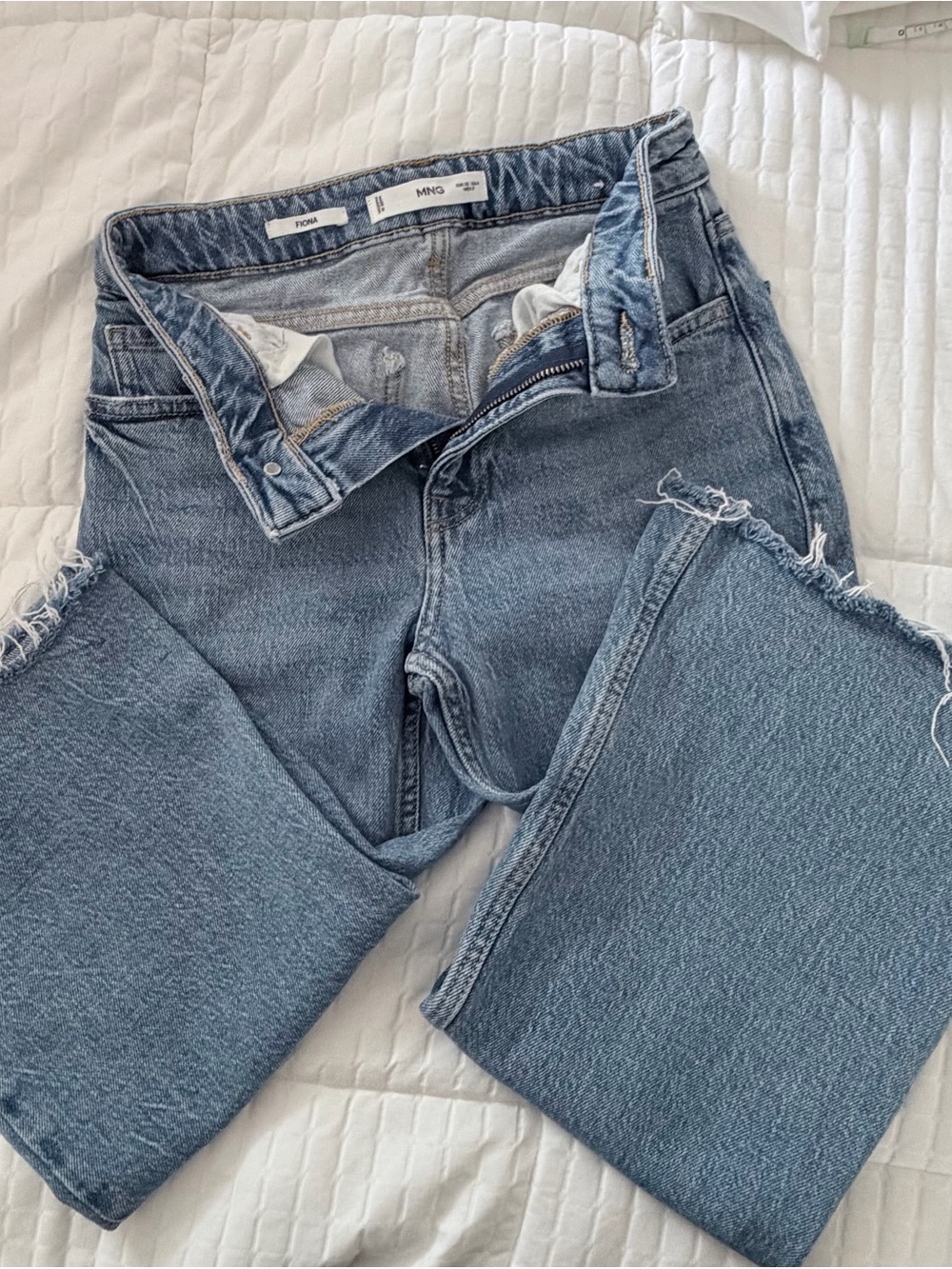 Mango MNG Fiona Flared Mid-Rise Jeans Medium Blue Raw Frayed Hem Size 0